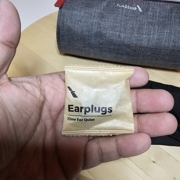 American Airlines Flagship Toiletries Bag Gray W Red And Eye Mask Ear Plugs - Picture 2 of 6